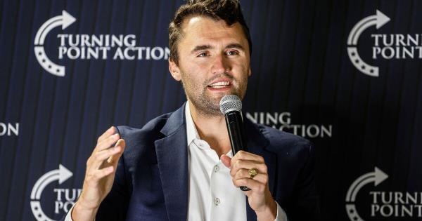 已故查理·柯克生前预言成真：脱欧、移民与工党政策引发英国巨震！
